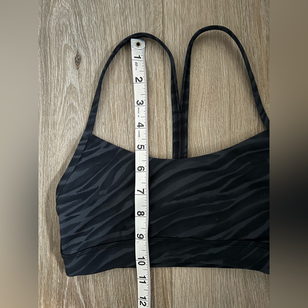 LULULEMON Flow Y Bra Nulu EUC - Picture 4 of 8
